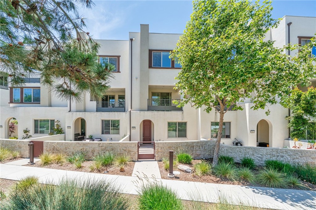 143 Frame, Irvine CA 92618 - photo 1
