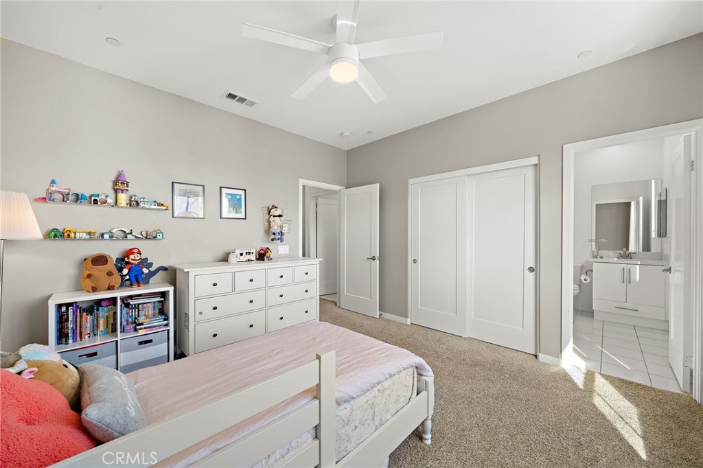 Light and bright secondary bedroom. - 144 Paramount, Irvine CA 92618 - photo 20