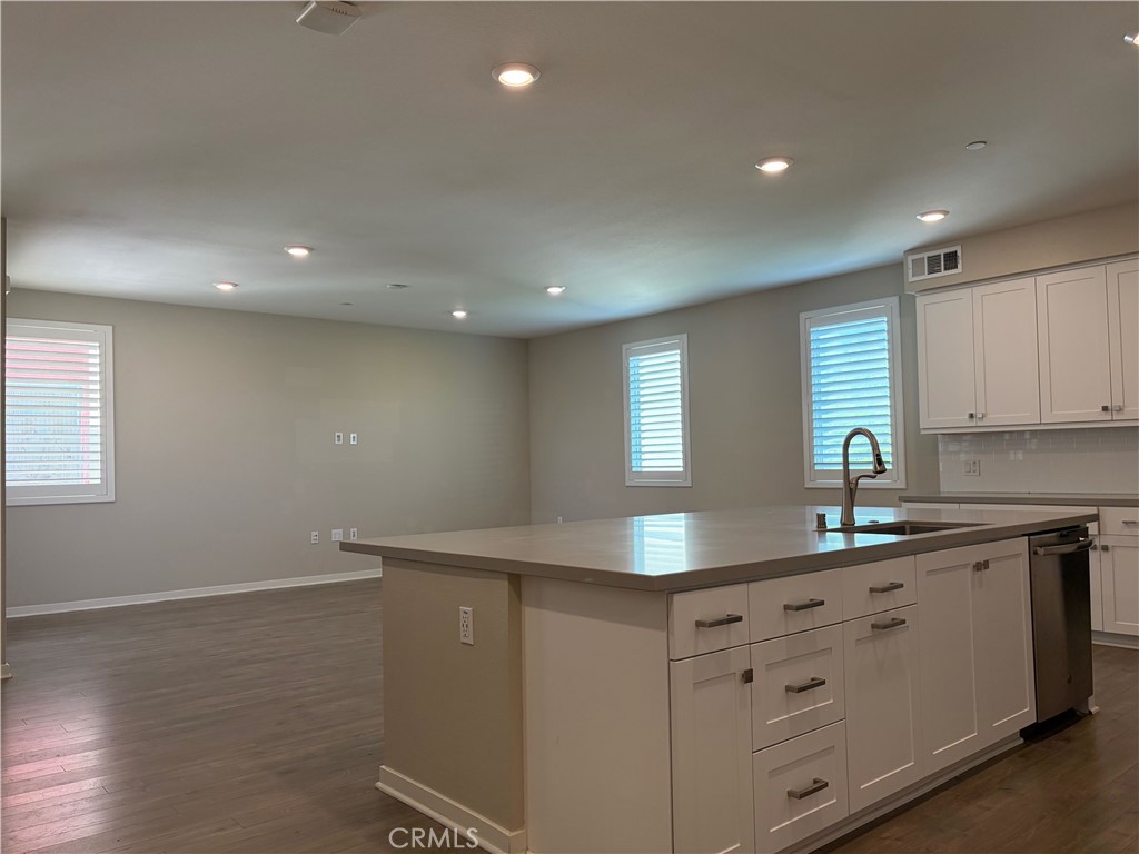 145 Bowery, Irvine CA 92612 - photo 5