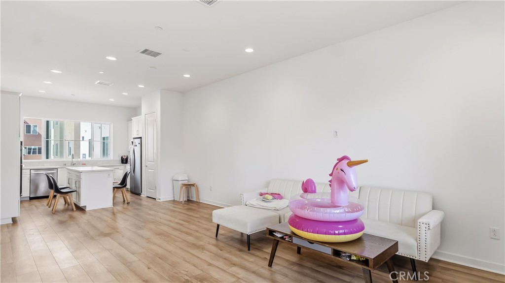 145 Culture, Irvine CA 92618 - photo 2