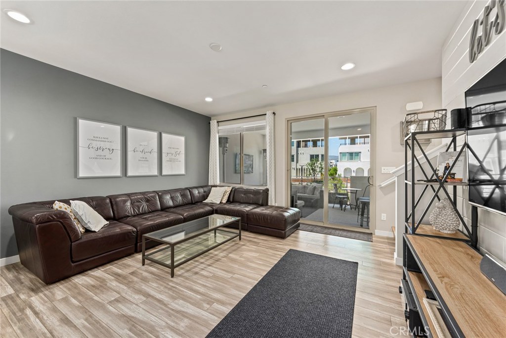 145 Frame, Irvine CA 92618 - photo 1