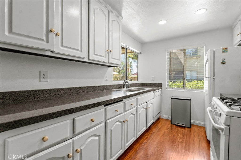 146 Echo 58, Irvine CA 92614 - photo 13