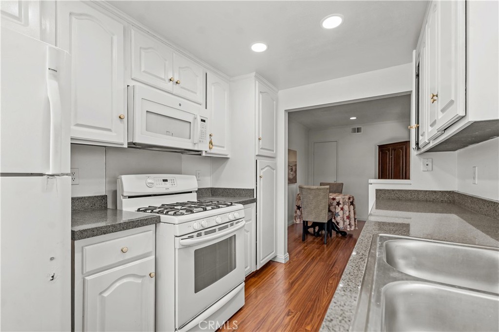 146 Echo 58, Irvine CA 92614 - photo 14