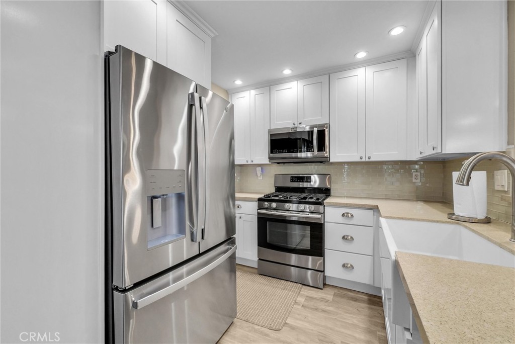 146 Orchard, Irvine CA 92618 - photo 2