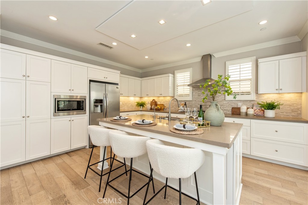 146 Rotunda, Irvine CA 92620 - photo 2