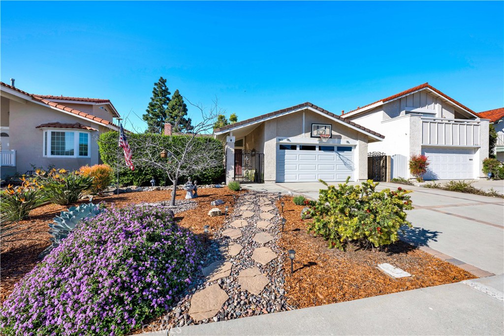 Located at the end of a cul-de-sac in College Park Community! - 14611 Oak Avenue, Irvine CA 92606 - photo 1