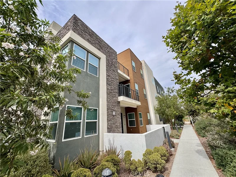 147 Sash, Irvine