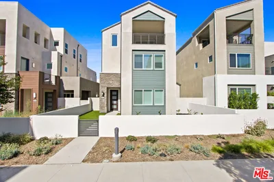 147 Sawbuck, Irvine