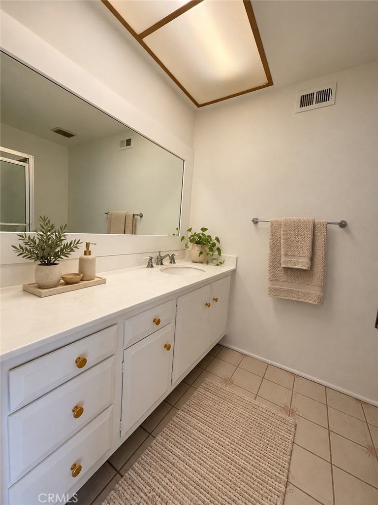 Virtually staged - 14791 Mayten Avenue, Irvine CA 92606 - photo 19