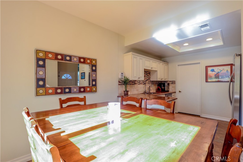 Dining area - 148 Alicante Aisle, Irvine CA 92614 - photo 6