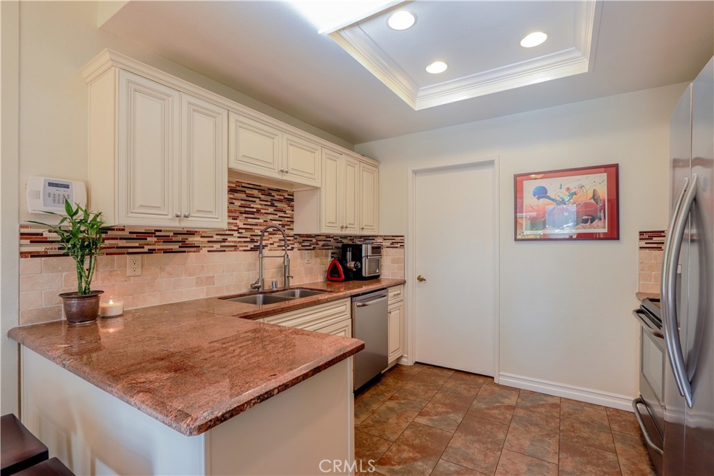 Remodeled kitchen - 148 Alicante Aisle, Irvine CA 92614 - photo 8