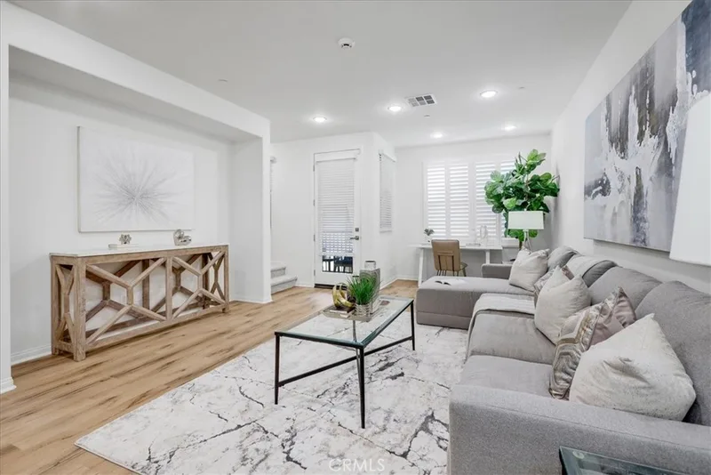 148 Capricorn, Irvine