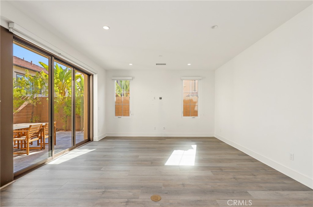 148 Villa Rdg, Irvine CA 92602 - photo 11