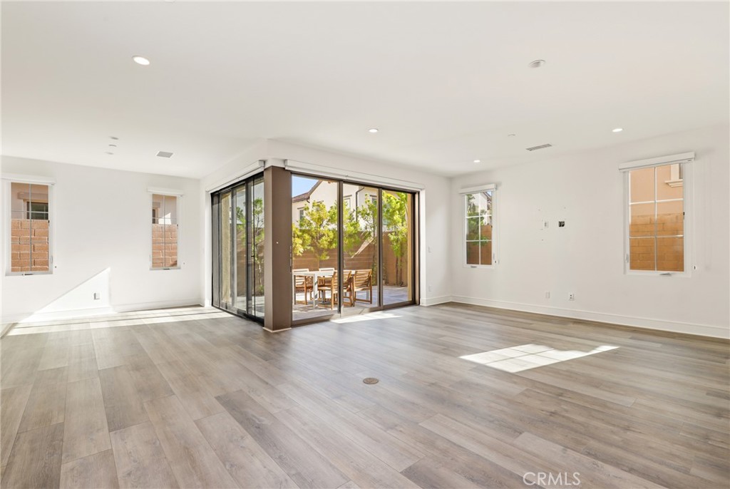148 Villa Rdg, Irvine CA 92602 - photo 12