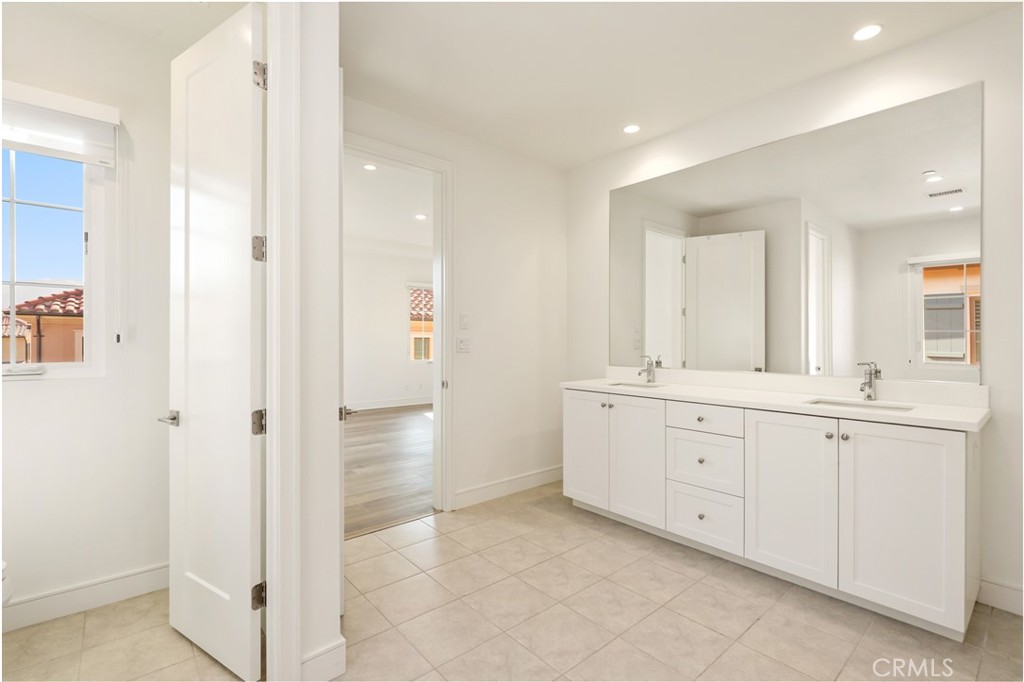 148 Villa Rdg, Irvine CA 92602 - photo 20