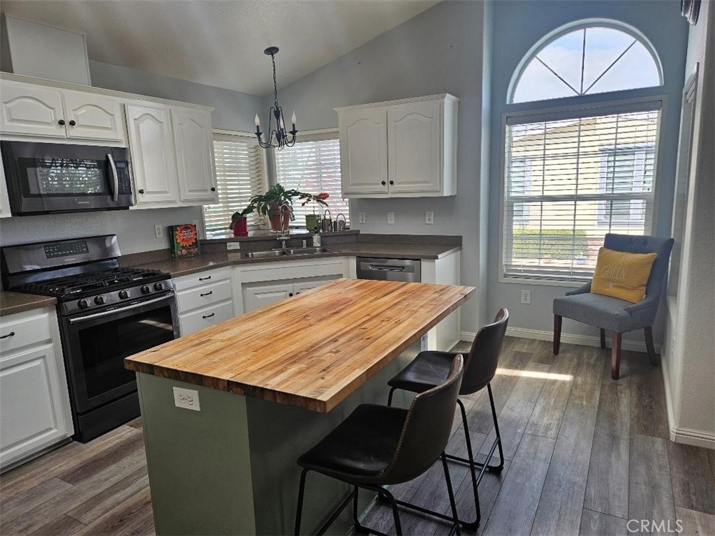 Kitchen 1 - 14851 Jeffrey Rd, SPC 142, Irvine CA 92618 - photo 5