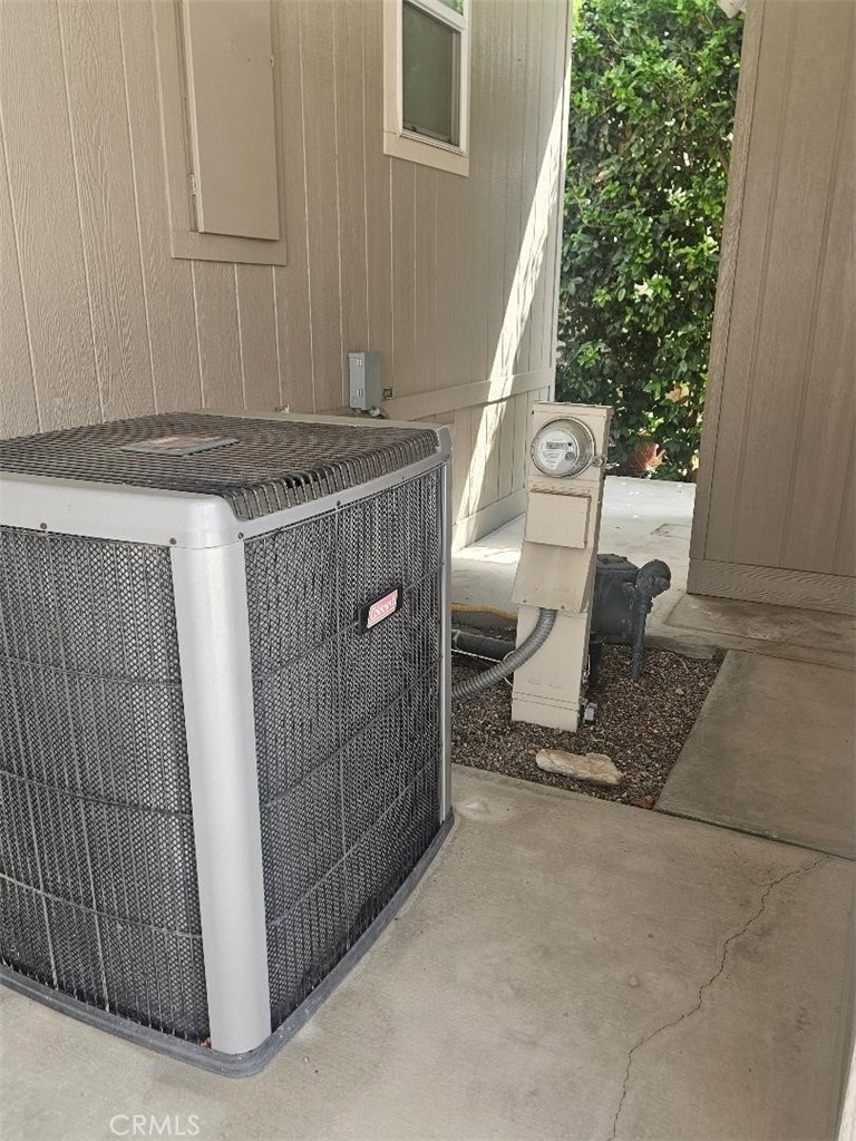 AC Unit - 14851 Jeffrey Rd, SPC 142, Irvine CA 92618 - photo 24