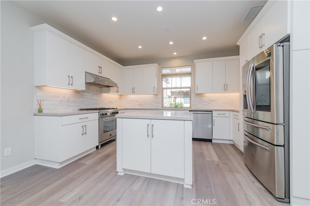 149 Messenger, Irvine CA 92618 - photo 2