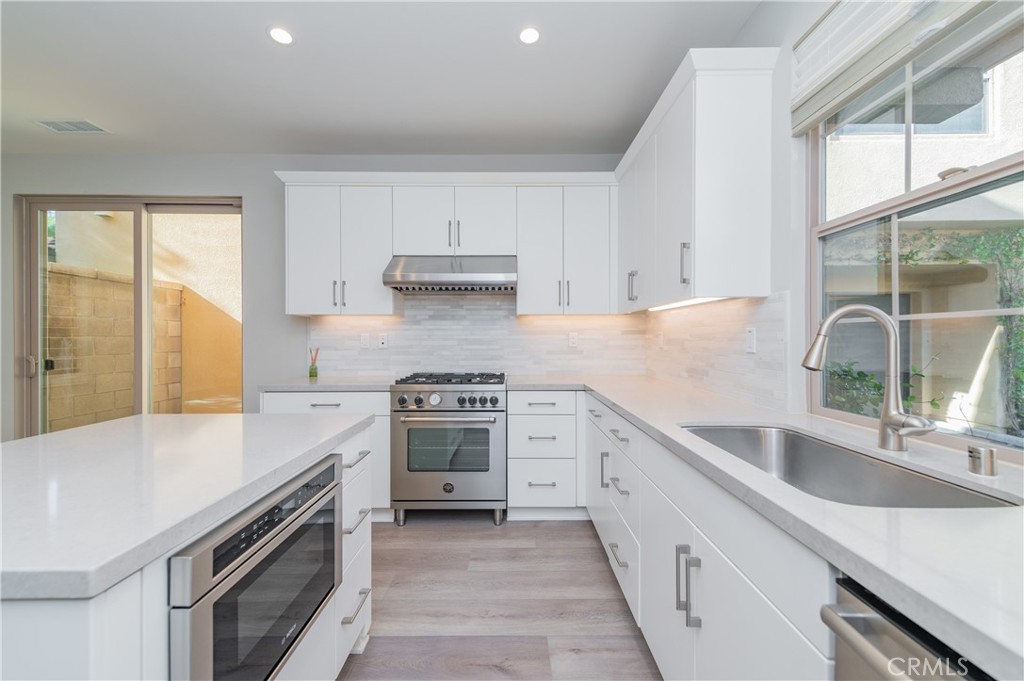 149 Messenger, Irvine CA 92618 - photo 6