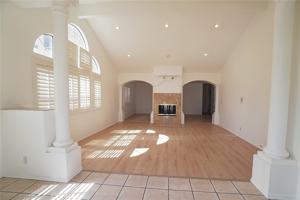 14925 Laurelgrove Circle, Irvine CA 92604 - photo 2