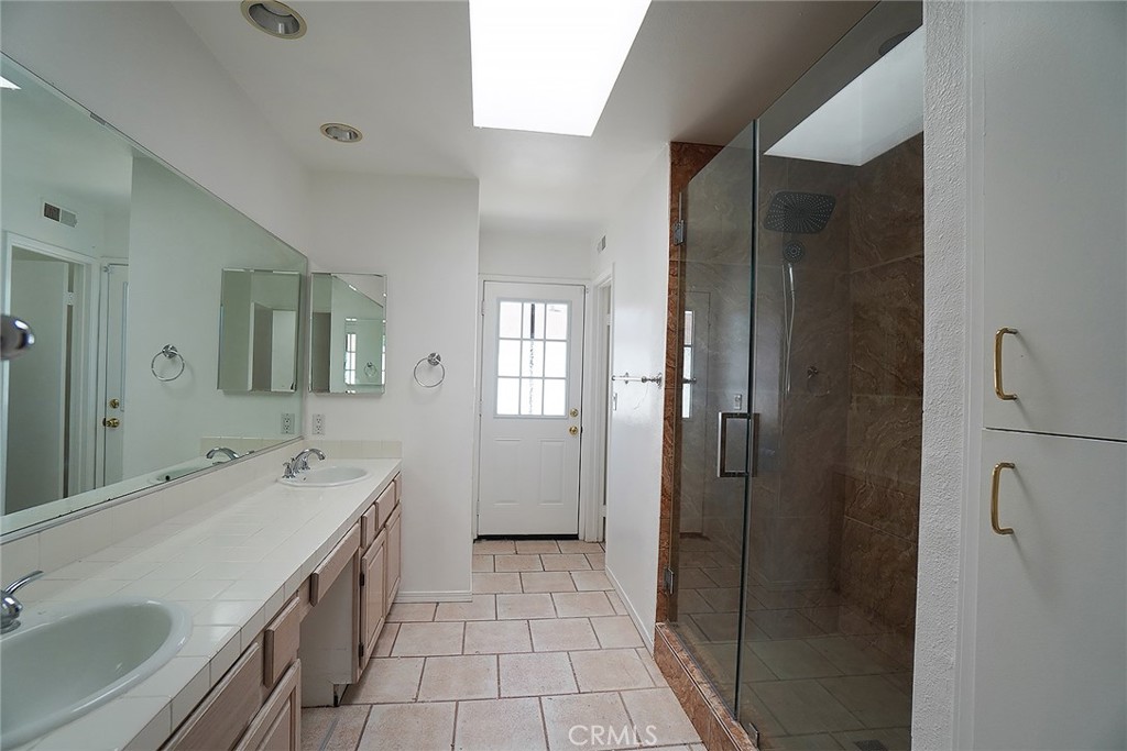 14925 Laurelgrove Circle, Irvine CA 92604 - photo 15