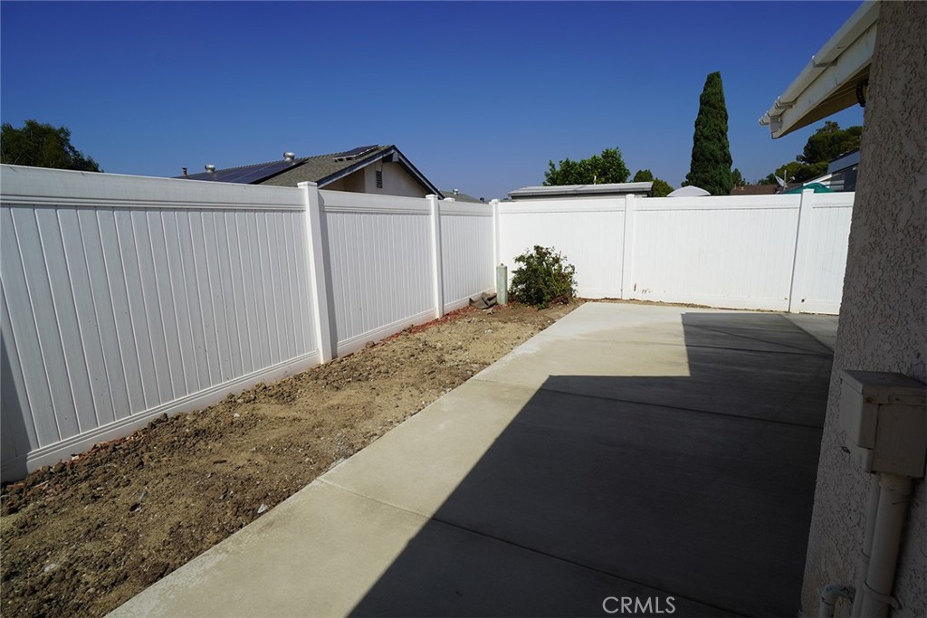 14925 Laurelgrove Circle, Irvine CA 92604 - photo 19