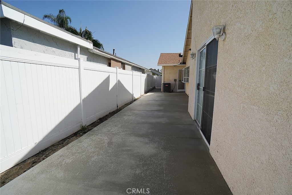 14925 Laurelgrove Circle, Irvine CA 92604 - photo 18