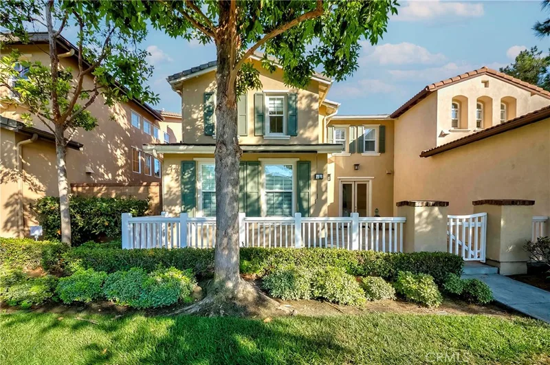 15 Zuma 7, Irvine, CA 92602