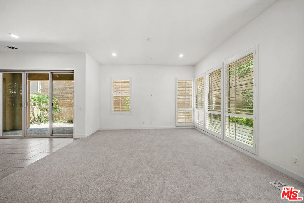 150 Newall, Irvine CA 92618 - photo 5