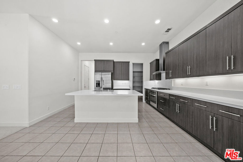 150 Newall, Irvine CA 92618 - photo 9
