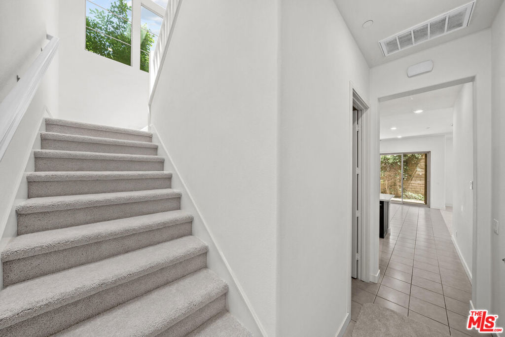 150 Newall, Irvine CA 92618 - photo 14