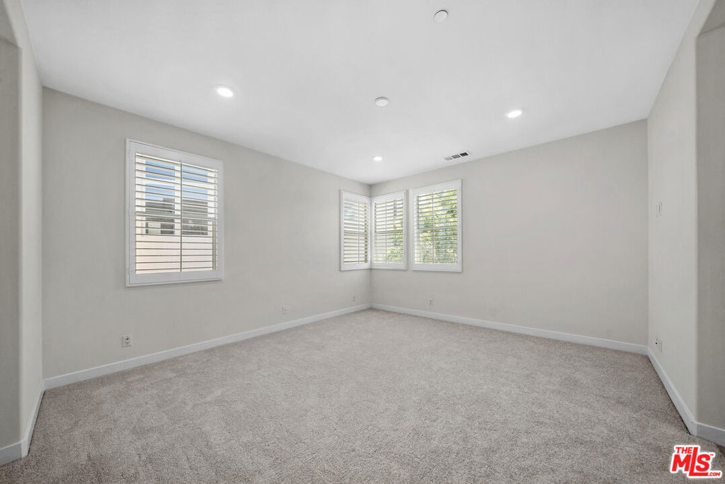 150 Newall, Irvine CA 92618 - photo 17