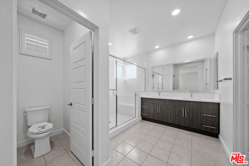 150 Newall, Irvine CA 92618 - photo 20