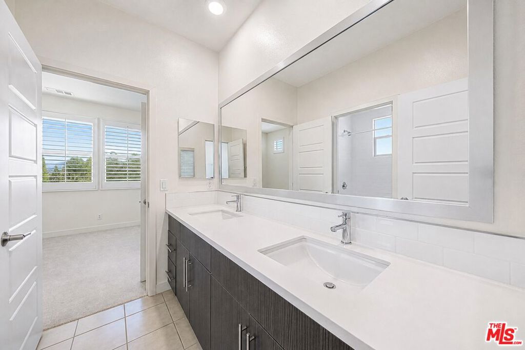 150 Newall, Irvine CA 92618 - photo 21