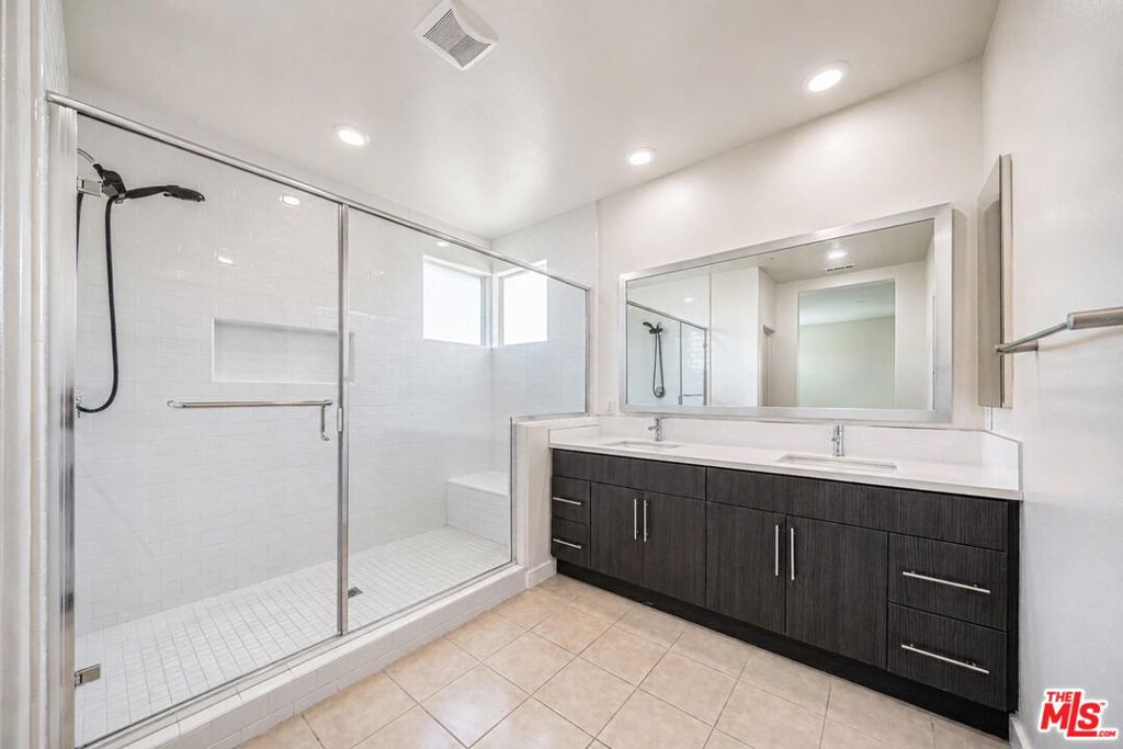 150 Newall, Irvine CA 92618 - photo 25