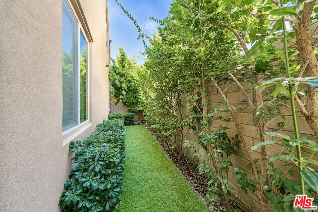 150 Newall, Irvine CA 92618 - photo 26