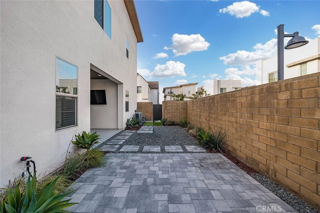 150 Scale, Irvine CA 92618 - photo 32