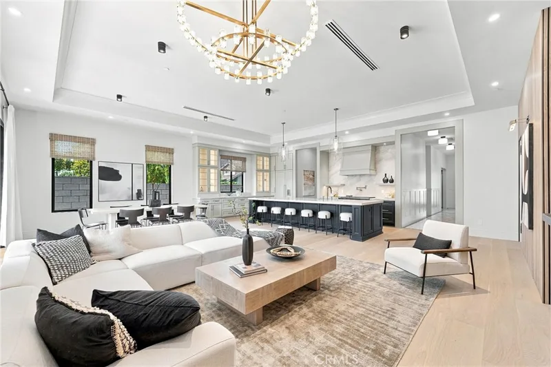 15362 Seine Cir., Irvine, CA 92604