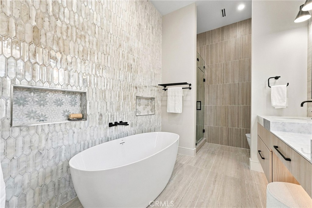 Master Bathroom - 15362 Seine Cir., Irvine CA 92604 - photo 32