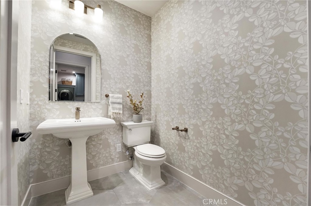 Powder Room - 15362 Seine Cir., Irvine CA 92604 - photo 26