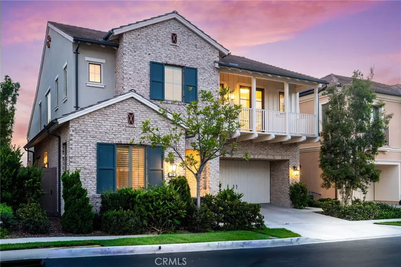 154 Roscomare, Irvine, CA 92602
