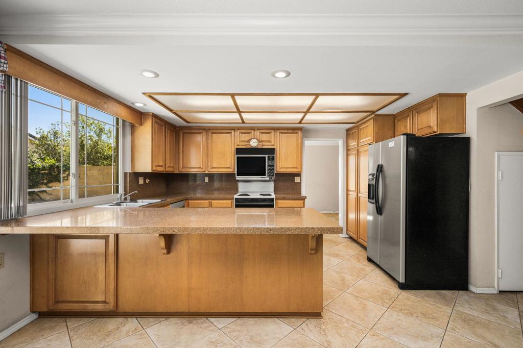 24-web-or-mls-DSC_2635 - 15432 Cherbourg Avenue, Irvine CA 92604 - photo 16
