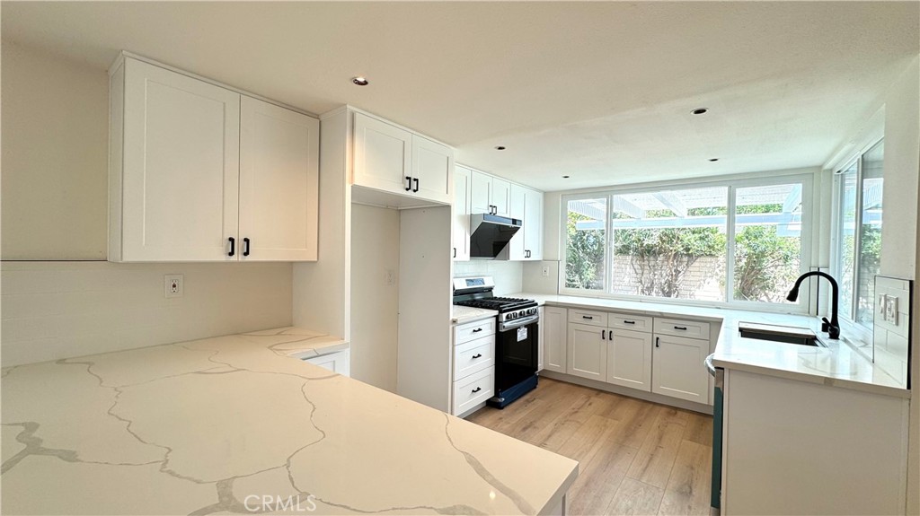 15451 Alsace Cir, Irvine CA 92604 - photo 4
