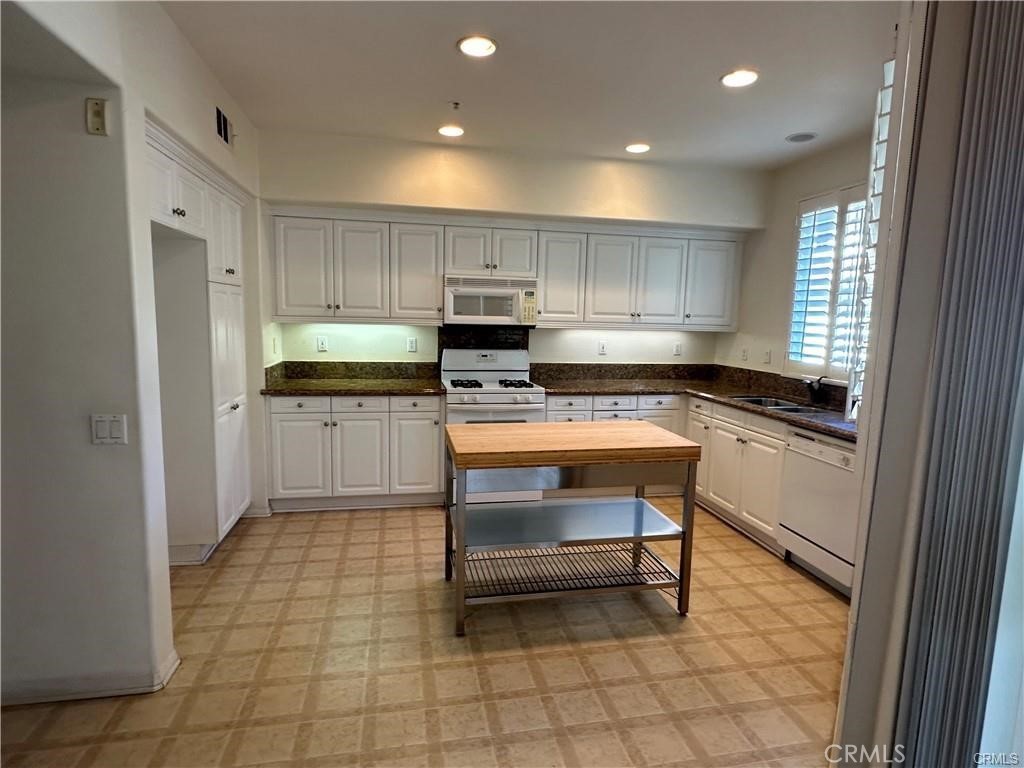 155 Stepping Stone, Irvine CA 92603 - photo 4