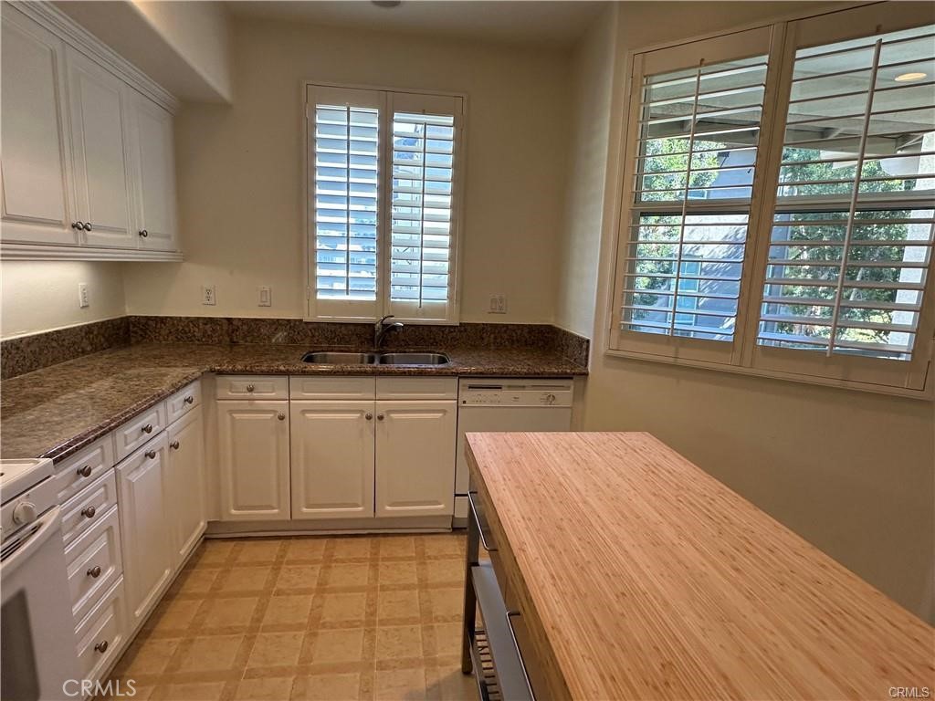 155 Stepping Stone, Irvine CA 92603 - photo 5