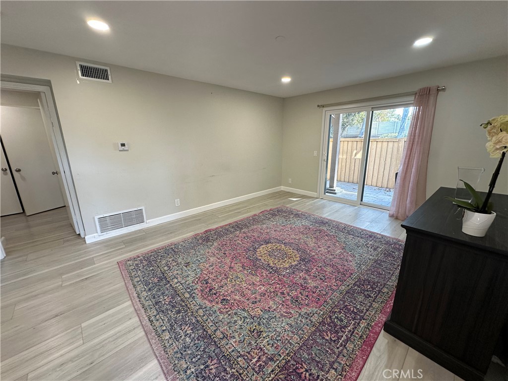 156 Echo Run 70, Irvine CA 92614 - photo 2
