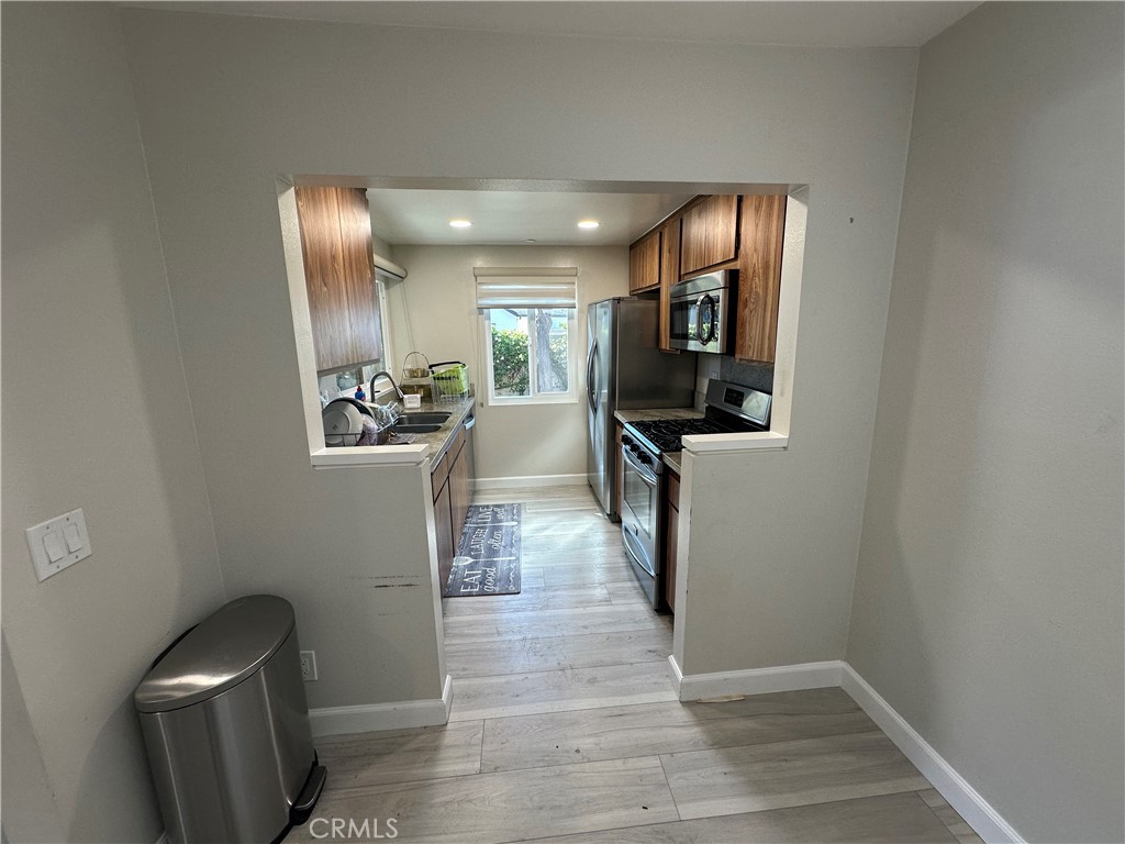 156 Echo Run 70, Irvine CA 92614 - photo 8