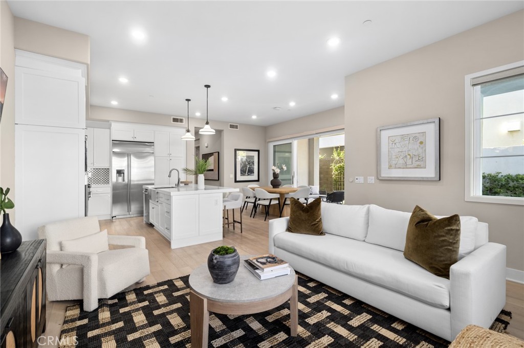 157 Crossover, Irvine CA 92618 - photo 3