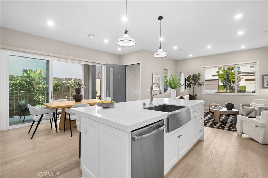157 Crossover, Irvine CA 92618 - photo 4