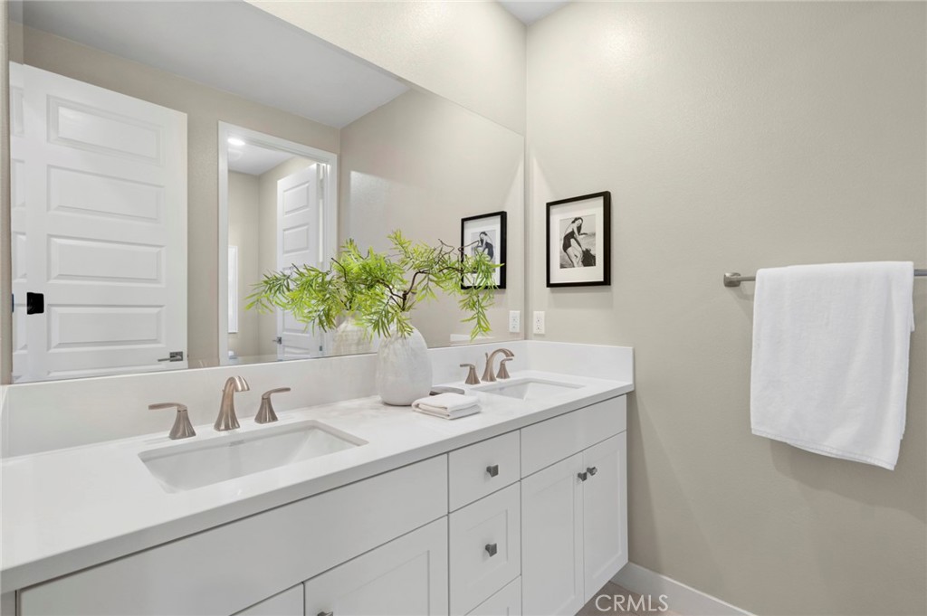 157 Crossover, Irvine CA 92618 - photo 32